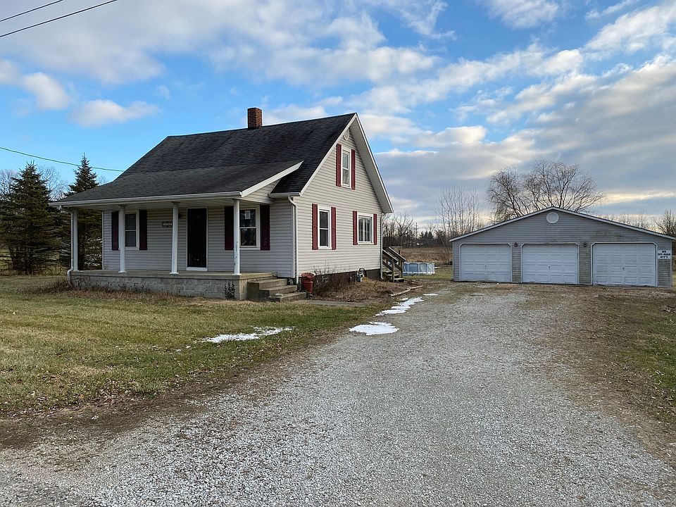3 bedroom on 1.37 acres 