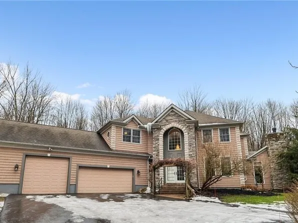 18539 Haskins Rd, Chagrin Falls, OH 44023