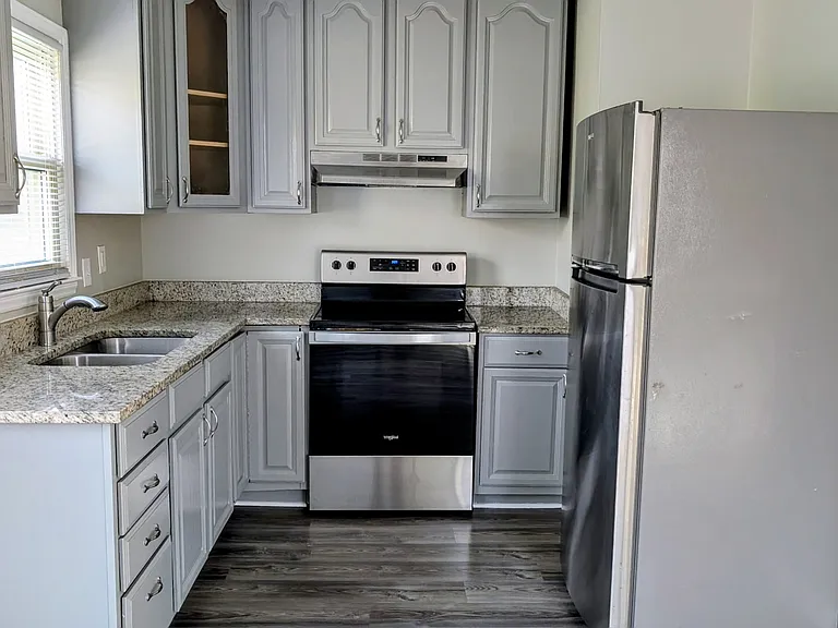 216 Lakeside Ave — Photo 11