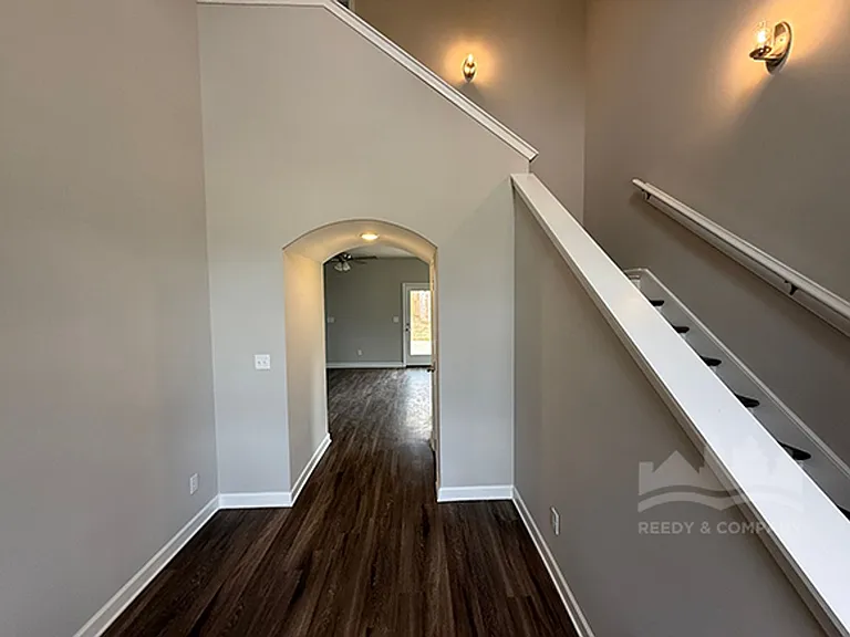 480 Maple St — Photo 3