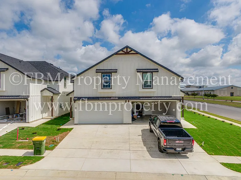 912 Cooksey Ct #B — Photo 4