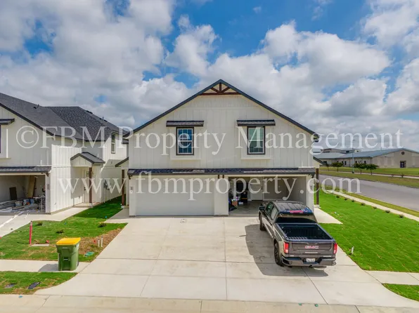 912 Cooksey Ct, Grandview, TX