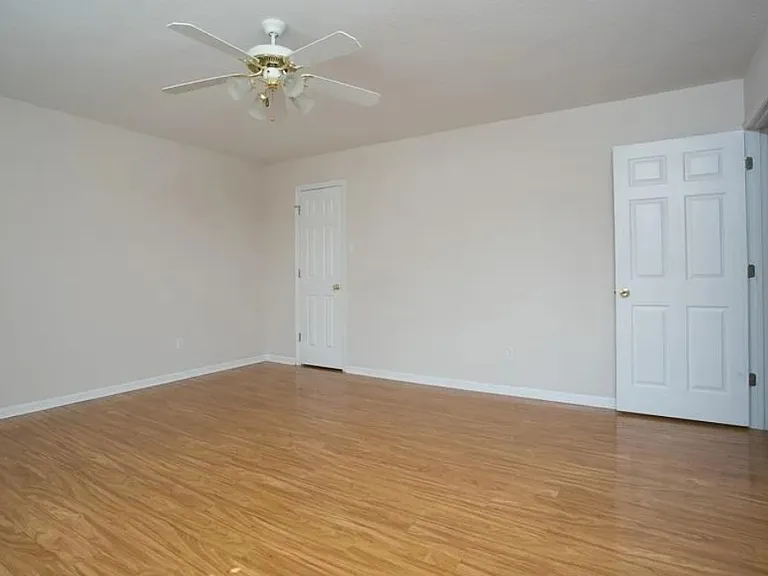 13011 Misty Glen Dr — Photo 16