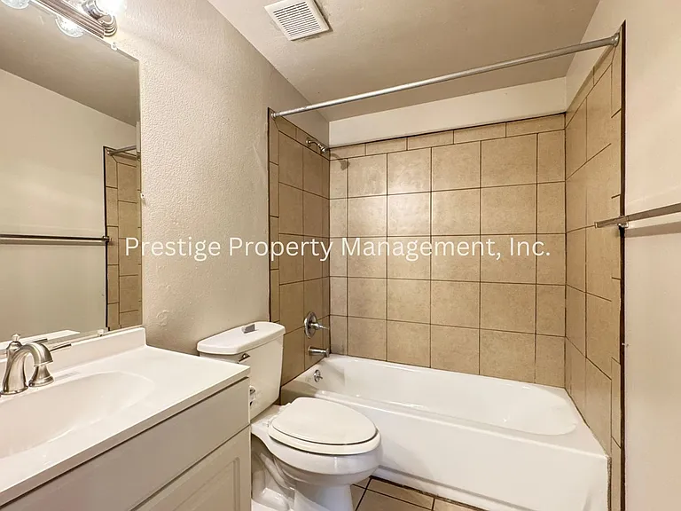2302-2312 N Ralph Ave — Photo 9