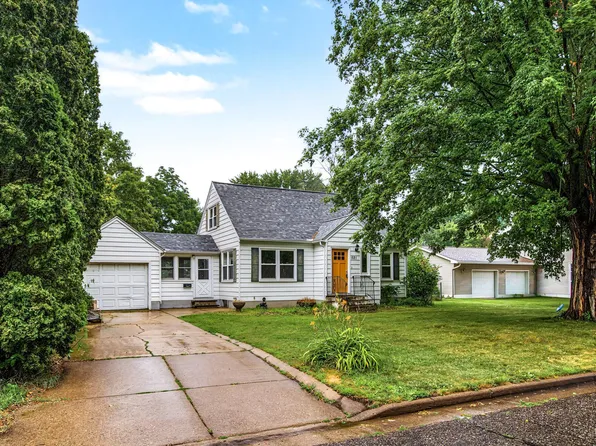521 E 3rd St, New Richmond, WI 54017