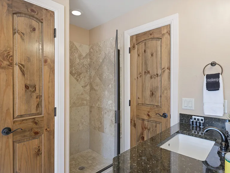 Lazy Oaks Ln — Photo 31
