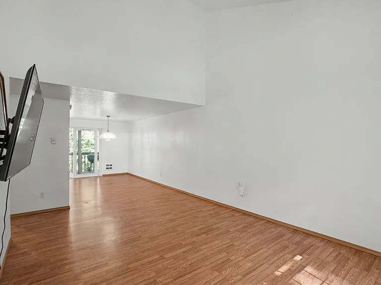 22530 Bluewater Dr SE — Photo 3