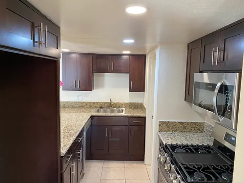 821 E Chestnut St #3 Photo 1