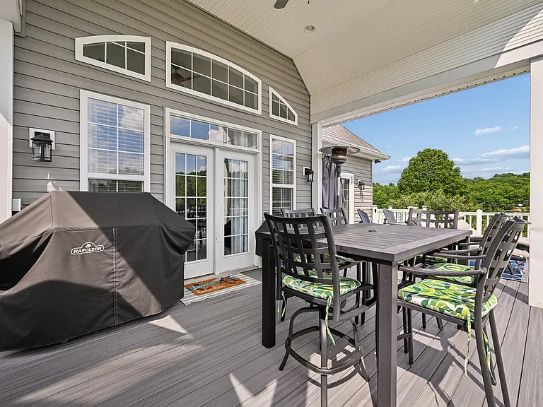 135 Harbour Pointe Dr — Photo 32
