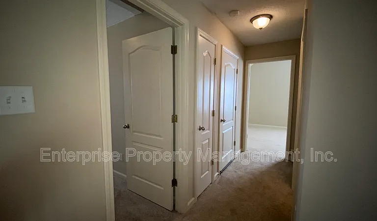 10204 Sutton Ridge Ln — Photo 15