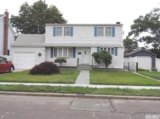 1311 Darby Rd E, Wantagh, NY 11793