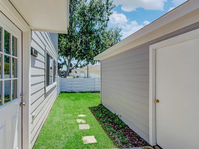 6117 Settlers Square Ln — Photo 42