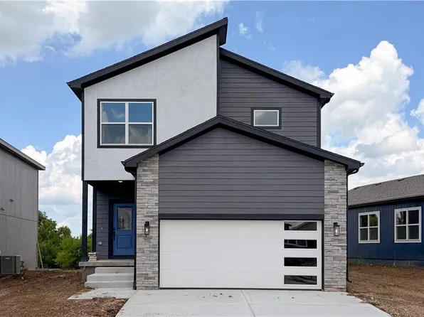 806 Glenn Cir, Raymore, MO 64083