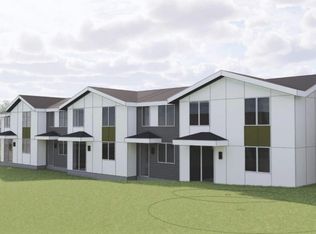 515 S 136th St, Seattle, WA 98168