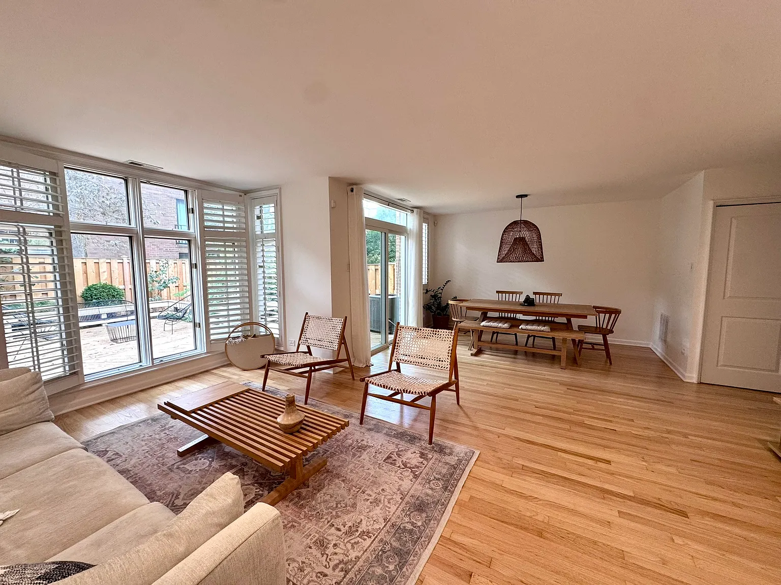 3 bed, 2.5 bath, 1502 sqft, $5,950 — Photo 4