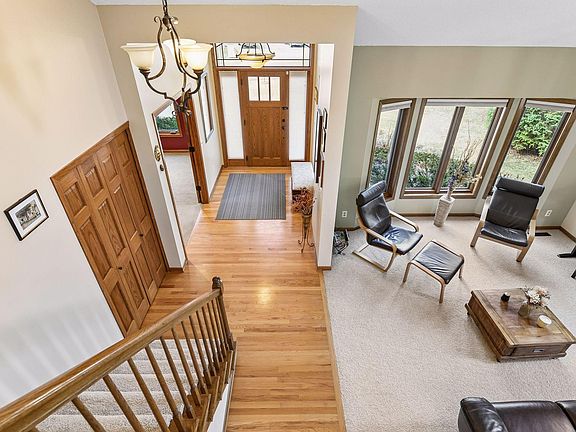 4th image of 4424 Camelot Dr