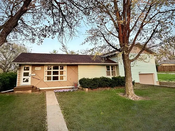 1010 N 14th St, Marysville, KS 66508