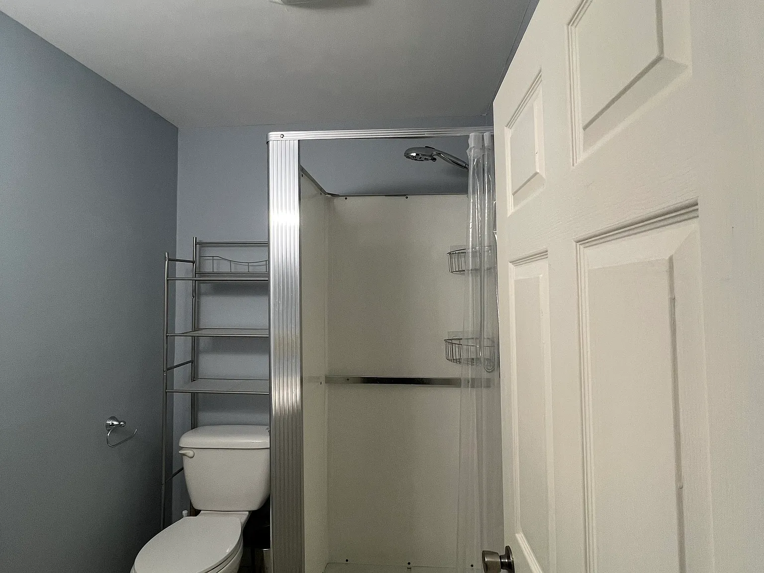 1 bed, 375 sqft, $1,300 — Photo 4