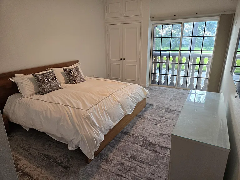 922 N Shore Dr NE — Photo 16
