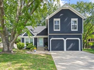 110 S Chambery Dr, Olathe, KS 66061