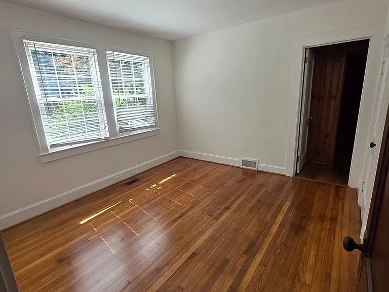 4016 Reich St — Photo 10