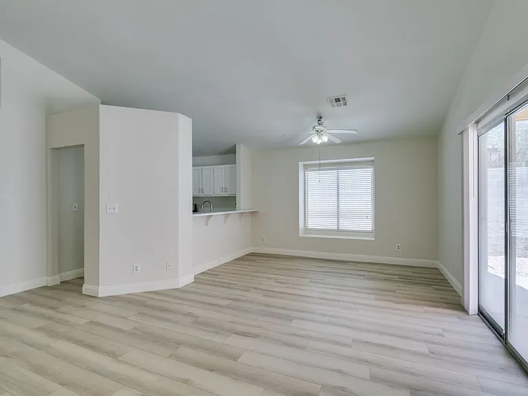 8664 Buttercreek Way — Photo 10