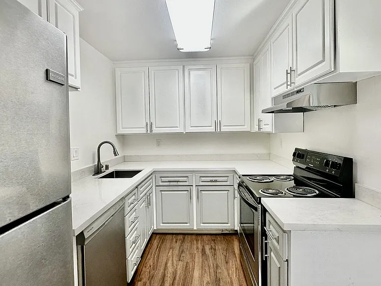 Colony Street Apts — Photo 24