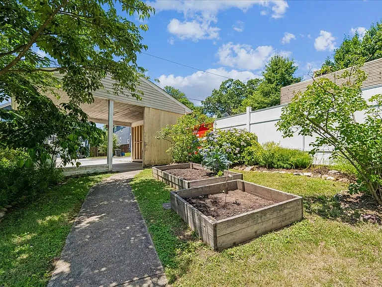 200 Geneva Ave — Photo 7