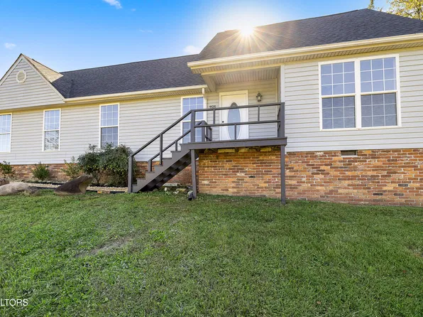 1125 Melton Hill Cir, Clinton, TN 37716