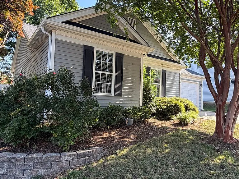 4225 Hogan Ln — Photo 3