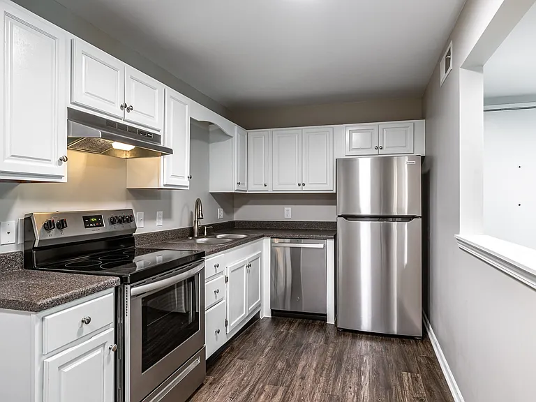 Maple Hills Apartments — Photo 7