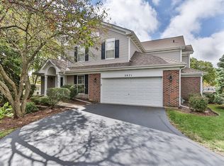 2071 Peach Tree Ln, Algonquin, IL 60102