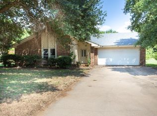 219 Woodlawn Dr, Keene, TX 76059