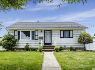 80 N Fordham Rd, Hicksville, NY 11801