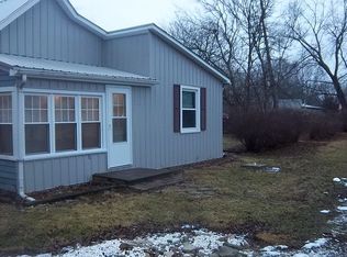 105 E Center St, Seymour, IL
