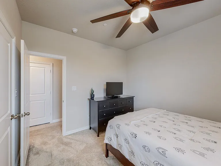 7524 Redondo Dr — Photo 29