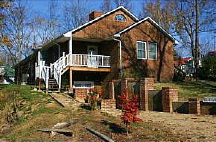 2nd image of 802 Forest St