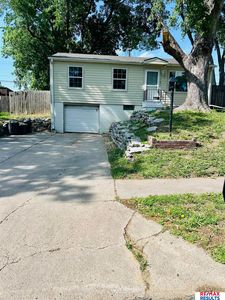 7324 Frederick Ave, La Vista, NE, 68128