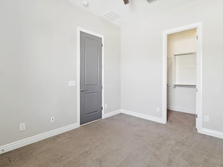 1432 E Cullumber St — Photo 18