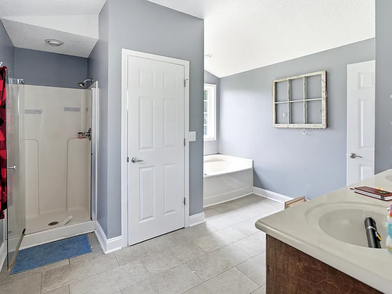 635 Ramblewood Dr — Photo 6