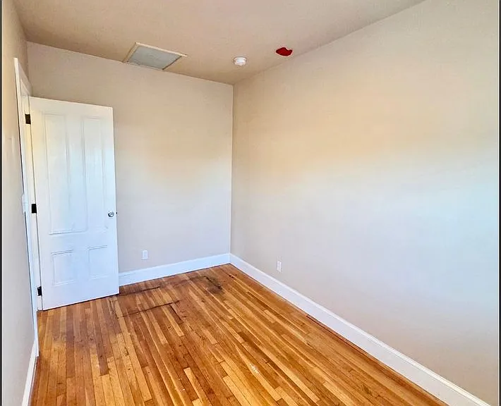 123 Elmwood Avenue — Photo 22