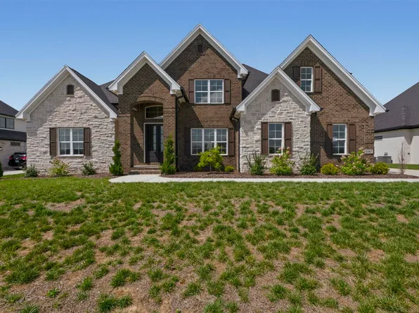 3267 Upper Gable Dr, Bowling Green, KY 42101