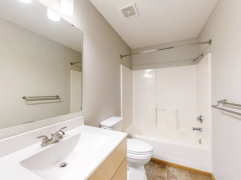 Cedar Pointe Townhomes — Photo 42