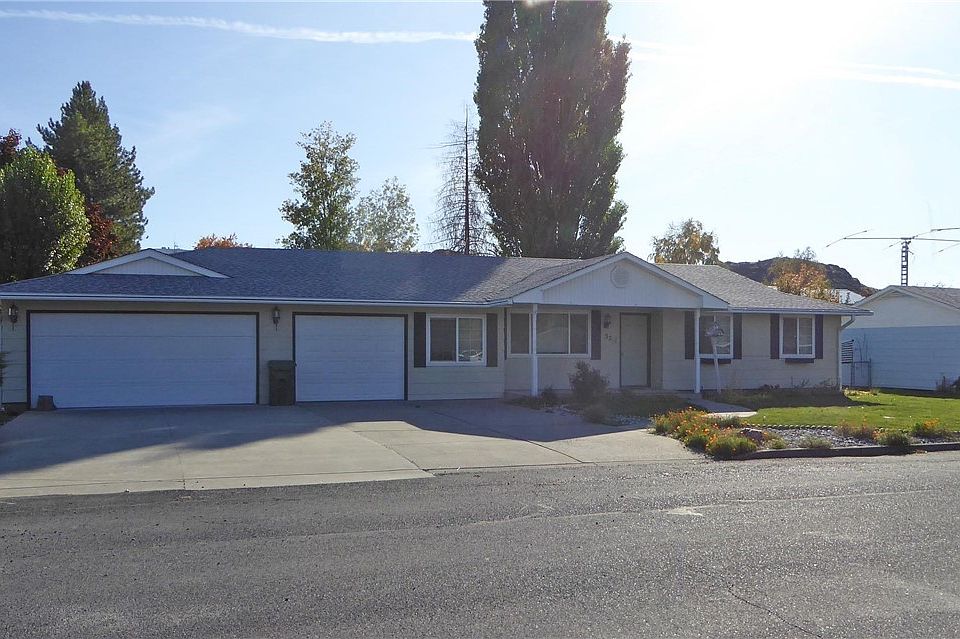 1st image of 32 Sunset Dr