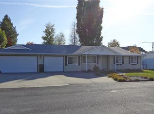 32 Sunset Dr, Electric City, WA 99123