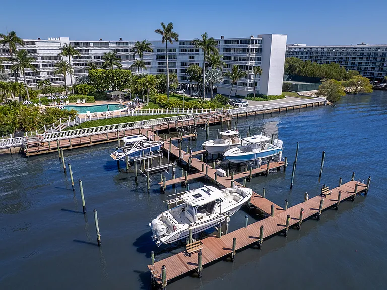 2505 S Ocean Blvd — Photo 32