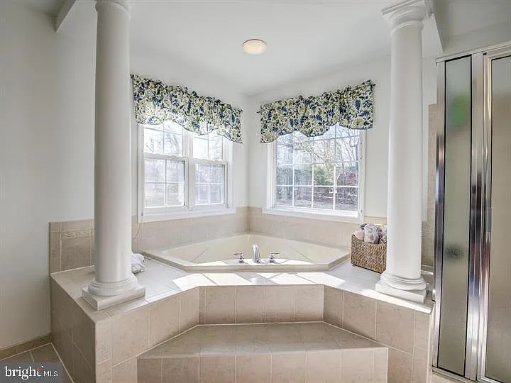5 Regal Ct — Photo 23