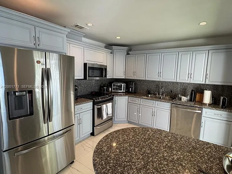 230 Cranwood Dr — Photo 7