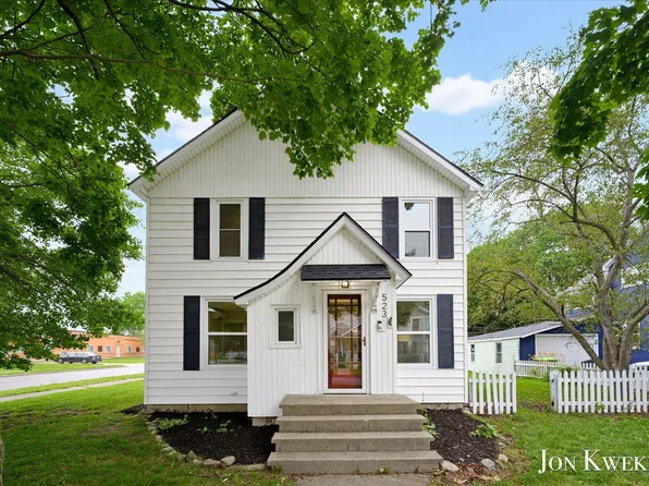 523 Elm St SE, Lowell, MI 49331