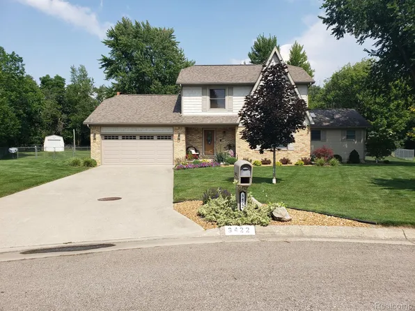 3422 Wallingford Ct, Grand Blanc, MI 48439